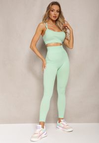 Renee - Zielone Legginsy w Prążki z Szeroką Gumką w Pasie Hiamna. Kolor: zielony. Materiał: tkanina. Wzór: prążki. Sezon: lato