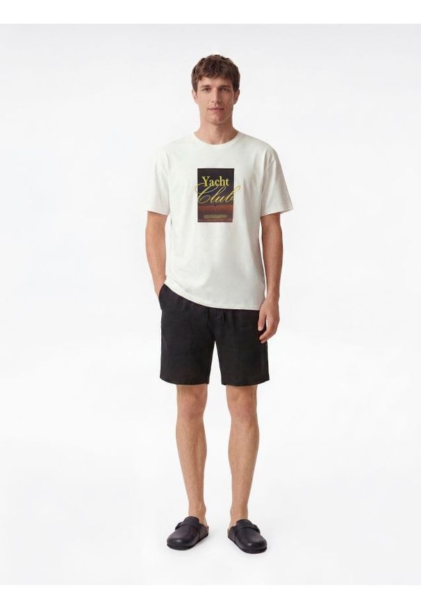 Reserved - T-shirt comfort z nadrukiem - złamana biel. Materiał: bawełna, dzianina. Wzór: nadruk