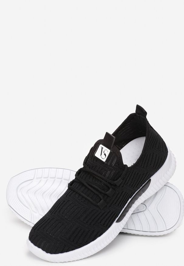 Born2be - Czarne Buty Sportowe Westtide. Nosek buta: okrągły. Zapięcie: bez zapięcia. Kolor: czarny. Materiał: materiał. Szerokość cholewki: normalna. Wzór: aplikacja