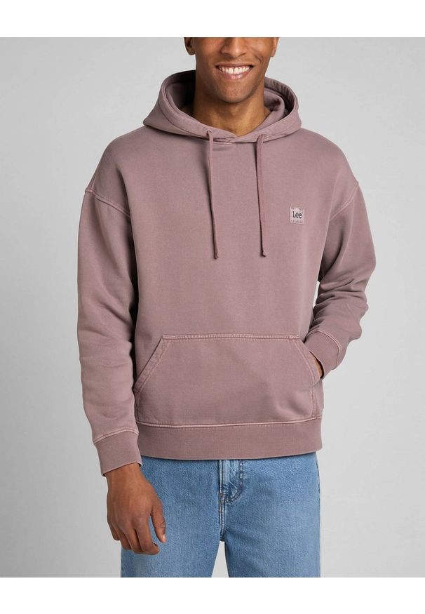 Lee - LEE CORE LOOSE HOODIE MĘSKA BLUZA KLASYCZNA LOGO KAPTUR PURPLE STORM L84WTJ70 112322637. Styl: klasyczny