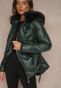 Renee - Ciemnozielona Kurtka z Ozdobnym Pikowaniem i Kapturem z Futrem Naliavea. Okazja: na co dzień. Kolor: zielony. Materiał: futro. Styl: casual, elegancki #4