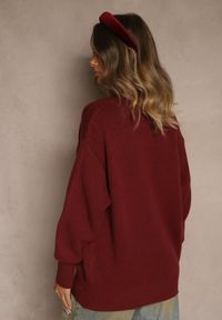 Renee - Bordowy Sweter z Kaszmirem i Trójkątnym Dekoltem Plenne. Kolor: czerwony. Materiał: kaszmir. Styl: klasyczny