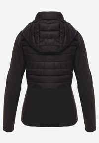 Renee - Czarna Przejściowa Kurtka z Pikowaniem i Elastycznymi Rękawami Salisia. Okazja: na co dzień. Typ kołnierza: kaptur. Kolor: czarny. Materiał: nylon. Styl: casual, sportowy #7