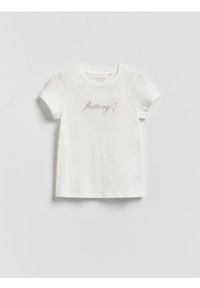 Reserved - T-shirt z wypukłym napisem - złamana biel. Materiał: bawełna. Wzór: napisy