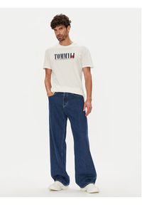 Tommy Jeans T-Shirt Dna Flag DM0DM21941 Biały Regular Fit. Kolor: biały. Materiał: bawełna #5