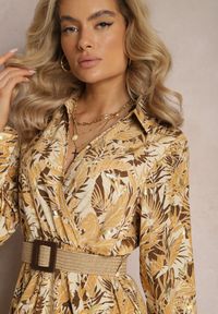 Renee - Jasnobeżowa Sukienka Maxi z Kołnierzykiem i Plecionym Paskiem Pertitus. Kolor: beżowy. Wzór: aplikacja, nadruk. Typ sukienki: kopertowe. Styl: elegancki. Długość: maxi #4