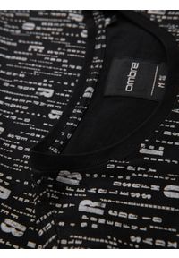 Ombre Clothing - Bawełniana koszulka z nadrukiem i okrągłym dekoltem – czarna V2 - Rozmiar: L. Okazja: na co dzień. Kolor: czarny. Materiał: bawełna. Długość rękawa: krótki rękaw. Długość: krótkie. Wzór: nadruk. Styl: klasyczny, casual