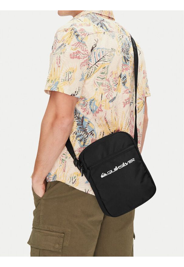 Quiksilver Saszetka QUIC-M-001-07 Czarny. Kolor: czarny. Materiał: materiał