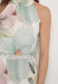 Born2be - Zielona Sukienka z Plisami Wiązaniem i Paskiem z Klamrą Nitenna. Okazja: na imprezę, na co dzień. Kolor: zielony. Długość rękawa: bez rękawów. Typ sukienki: rozkloszowane. Styl: klasyczny, casual, elegancki #5