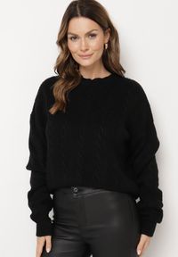 Born2be - Czarny Sweter Krótki z Wycięciem na Plecach Torine. Okazja: na co dzień. Kolor: czarny. Materiał: jeans. Długość: krótkie. Styl: klasyczny, elegancki, casual #5