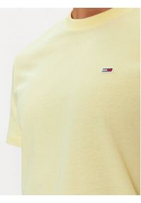 Tommy Jeans T-Shirt Classic DM0DM09598 Żółty Regular Fit. Kolor: żółty. Materiał: bawełna #5