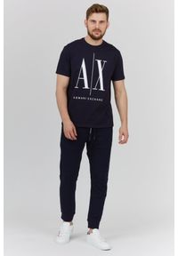 Armani Exchange - ARMANI EXCHANGE Granatowy t-shirt męski z dużym logo, Rozmiar M. Kolor: niebieski. Materiał: prążkowany