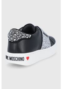 Love Moschino Buty kolor czarny na płaskiej podeszwie. Zapięcie: sznurówki. Kolor: czarny. Materiał: guma. Obcas: na obcasie, na płaskiej podeszwie. Wysokość obcasa: niski #5