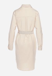 Born2be - Beżowa Sukienka o Koszulowym Fasonie z Paskiem z Cyrkoniami w Komplecie Iosali. Kolor: beżowy. Typ sukienki: koszulowe. Styl: klasyczny, elegancki #5