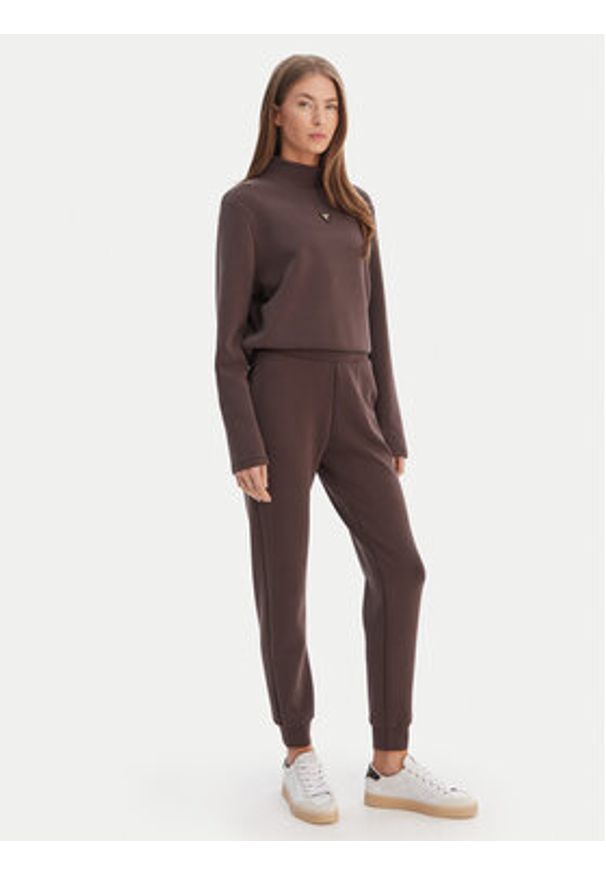 Guess Bluza V4YQ05 KCAY2 Brązowy Regular Fit. Kolor: brązowy. Materiał: syntetyk