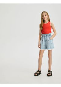 Reserved - Prążkowany top - czerwony. Kolor: czerwony. Materiał: prążkowany #1