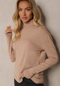 Renee - Beżowy Klasyczny Golf z Bawełną Gemiella. Okazja: na co dzień, na spotkanie biznesowe. Typ kołnierza: golf. Kolekcja: plus size. Kolor: beżowy. Długość: długie. Wzór: aplikacja. Materiał: bawełna. Długość rękawa: długi rękaw. Styl: klasyczny #4