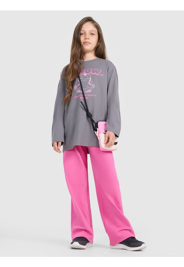 4f - 4F Longsleeve oversize z nadrukiem dziewczęcy - szary 164 (13-14 lat). Kolor: szary. Materiał: jersey, bawełna, materiał. Długość rękawa: długi rękaw. Długość: długie. Wzór: nadruk. Sezon: lato. Styl: elegancki, klasyczny