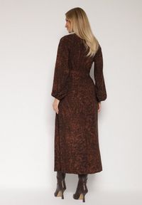 Born2be - Brązowa Sukienka z Marszczeniem i Rozcięciem na Nogę Zobella. Okazja: na co dzień. Kolor: brązowy. Typ sukienki: proste. Styl: casual #5