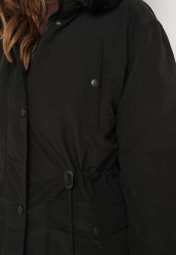 Born2be - Czarna Kurtka Dwustronna z Kapturem Parka z Pikowaną Podszewką Rinnelle. Okazja: do pracy. Typ kołnierza: kaptur. Kolekcja: plus size. Kolor: czarny. Materiał: jeans. Wzór: gładki. Sezon: jesień. Styl: elegancki