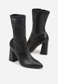 Born2be - Czarne Eleganckie Botki Vices na Słupku z Dopasowaną Cholewką Alivitta. Okazja: na co dzień. Kolor: czarny. Materiał: jeans. Szerokość cholewki: normalna. Obcas: na słupku. Styl: elegancki. Wysokość obcasa: średni #5