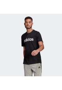 Adidas - Koszulka krótki rękaw fitness Linear. Kolor: biały, wielokolorowy, czarny. Materiał: bawełna. Długość rękawa: krótki rękaw. Długość: krótkie. Sport: fitness #1