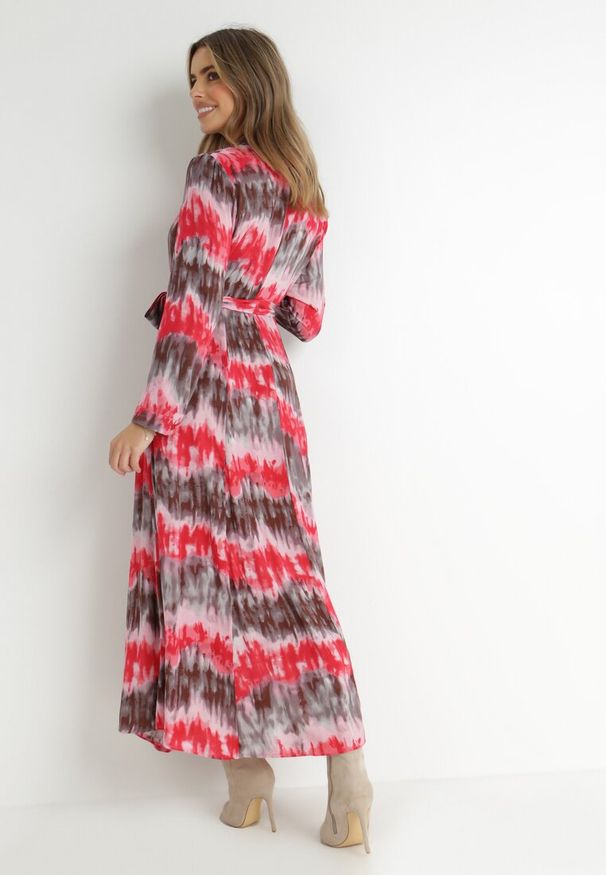 Born2be - Czerwona Sukienka Nephohsa. Kolor: czerwony. Materiał: materiał. Długość rękawa: długi rękaw. Typ sukienki: koszulowe. Styl: elegancki. Długość: maxi