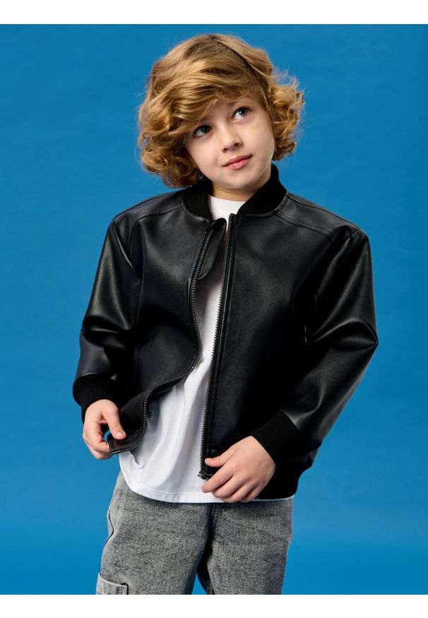 Sinsay - Kurtka bomberka z imitacji skóry - czarny. Kolor: czarny. Materiał: skóra