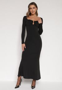 Born2be - Czarna Koktajlowa Sukienka z Wiskozą i Metaliczną Ozdobą Refare. Okazja: na imprezę. Kolor: czarny. Materiał: wiskoza. Wzór: aplikacja. Styl: wizytowy #1