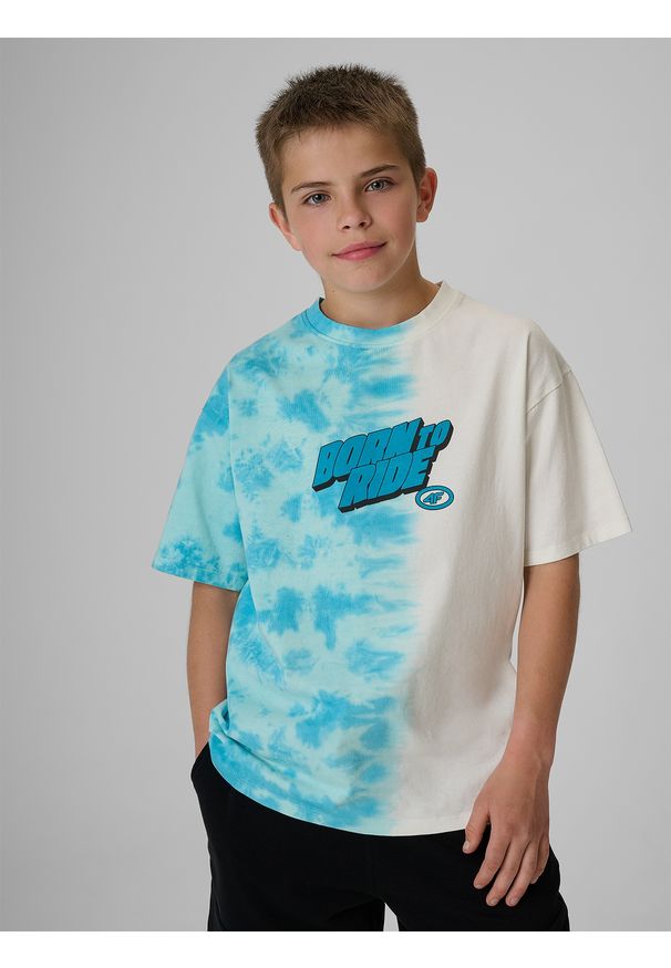 4f - 4F T-shirt loose z nadrukiem chłopięcy - turkusowy 158/164 (12-14 lat). Okazja: na uczelnię, na co dzień, na spacer. Kolor: turkusowy. Materiał: materiał, bawełna, dzianina. Wzór: nadruk. Sezon: lato. Styl: casual