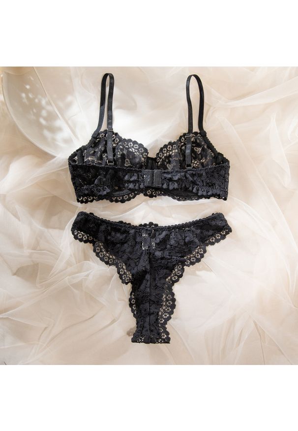 Intica - Komplet bielizny push-up z koronką Yanira. Kolor: niebieski. Materiał: koronka. Wzór: koronka