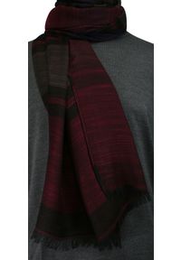 Lekki Szalik Wiosenno-Jesienny - Teer - Ciemna Kolorystyka. Okazja: na spacer. Kolor: wielokolorowy. Materiał: poliester. Wzór: prążki, paski. Sezon: wiosna, jesień. Styl: elegancki #4