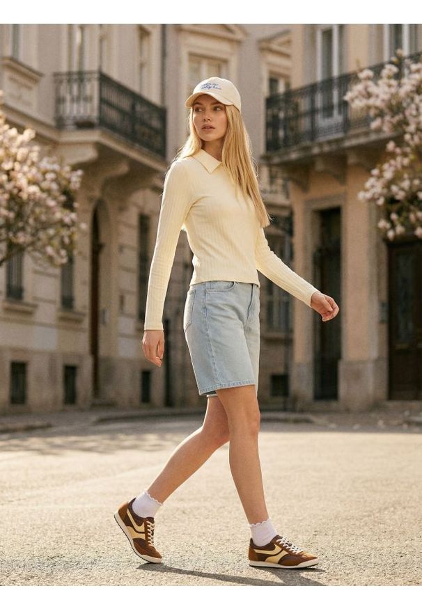 Sinsay - Koszulka polo z domieszką wiskozy - żółty. Typ kołnierza: polo. Kolor: żółty. Materiał: wiskoza