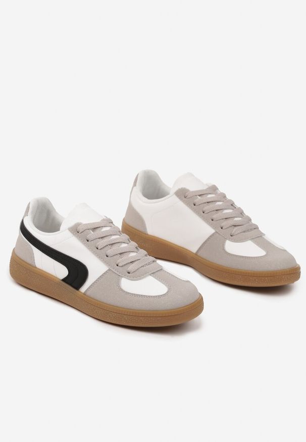 Renee - Biało-Czarne Casualowe Sneakersy Typu Kultowe Tenisówki Ablerri. Okazja: na co dzień. Kolor: biały. Materiał: skóra