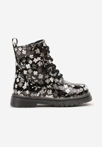 Born2be - Czarno-Białe Botki Traperki Zapinane na Zamek Błyskawiczny Erissale. Okazja: na co dzień. Zapięcie: zamek. Kolor: czarny. Materiał: jeans. Wzór: kolorowy. Styl: klasyczny, casual, elegancki