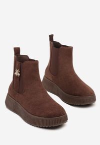 Born2be - Brązowe Botki Typu Sztyblety Vices z Metaliczną Ozdobą Alirrive. Okazja: na co dzień. Kolor: brązowy. Materiał: jeans. Wzór: aplikacja. Styl: klasyczny, casual, elegancki #3