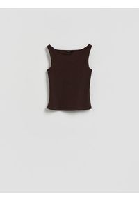 Reserved - Prążkowany top - ciemnobrązowy. Kolor: brązowy. Materiał: prążkowany #1