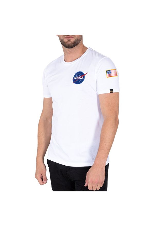 Koszulka Alpha Industries Space Shuttle T 17650709 - biała. Kolor: biały. Materiał: bawełna. Długość rękawa: krótki rękaw. Długość: krótkie. Wzór: aplikacja