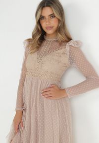 Born2be - Beżowa Sukienka z Koronką i Tiulem Nemila. Okazja: na co dzień. Typ kołnierza: dekolt w łódkę. Kolor: beżowy. Materiał: tiul, koronka. Wzór: koronka. Typ sukienki: proste. Styl: casual #6