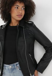 Born2be - Czarna Ramoneska Alisma. Kolor: czarny. Materiał: dzianina. Długość: długie. Styl: klasyczny #4