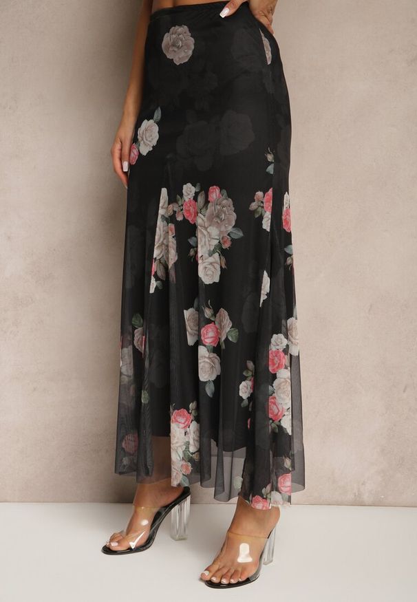 Renee - Czarna Spódnica w Kwiatowy Wzór o Rozkloszowanym Kroju Efrirene. Okazja: na co dzień. Kolor: czarny. Wzór: kwiaty. Styl: elegancki, casual