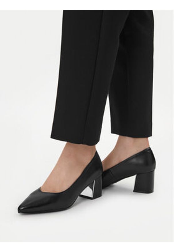 Lasocki Czółenka CEO-HMS3022-2 Czarny. Kolor: czarny. Materiał: skóra