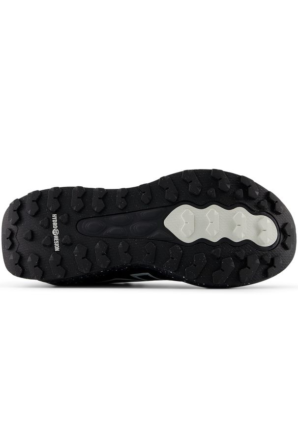 Buty damskie New Balance Fresh Foam Garoé v2 WTGAROL2 – czarne. Okazja: na co dzień. Kolor: czarny. Materiał: guma, materiał, syntetyk. Szerokość cholewki: normalna. Sport: fitness