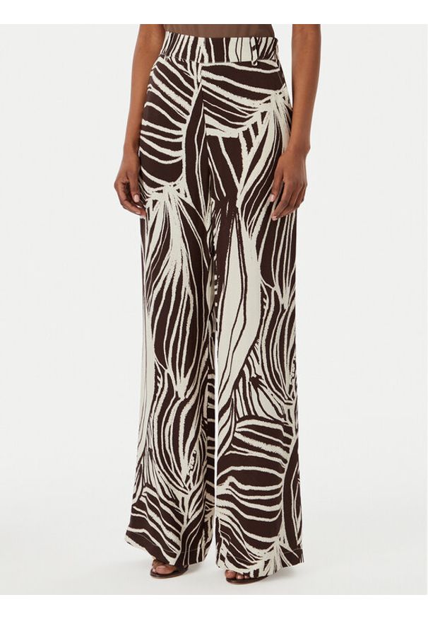 Guess Spodnie materiałowe W6GB19 W1972 Brązowy Regular Fit. Kolor: brązowy. Materiał: wiskoza