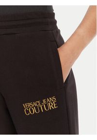 Versace Jeans Couture Spodnie dresowe 78HAAT06 Czarny Regular Fit. Kolor: czarny. Materiał: bawełna #5