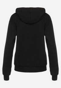 Born2be - Czarna Bluza z Kapturem Napisem i Kangurkową Kieszenią Adrippa. Typ kołnierza: kaptur. Kolor: czarny. Wzór: napisy. Sezon: jesień, zima #3