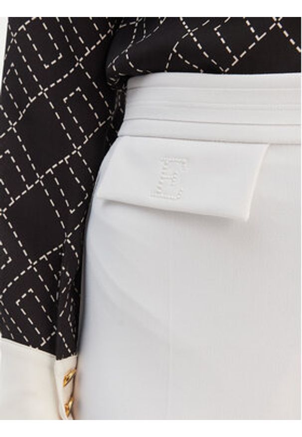 Elisabetta Franchi Spodnie materiałowe PA-170-61E2-V290 Biały Regular Fit. Kolor: biały. Materiał: syntetyk