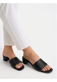 Gino Rossi - GINO ROSSI Klapki C-V2399L-1-1 Czarny. Kolor: czarny. Materiał: skóra #2