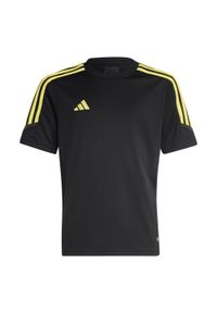 Koszulka do piłki nożnej dla dzieci Adidas Tiro 23 Club. Kolor: czarny, żółty, wielokolorowy. Materiał: tkanina, prążkowany