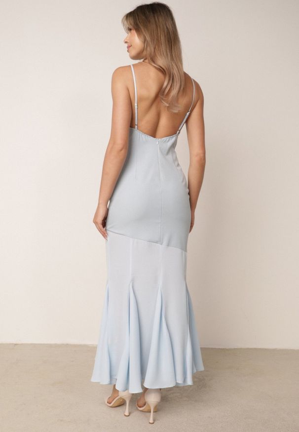 Born2be - Niebieska Elegancka Sukienka z Łączonych Materiałów z Odkrytymi Plecami i Falbankami Kalice. Okazja: na randkę, na wesele, na imprezę, na ślub cywilny. Typ kołnierza: kołnierz z falbankami. Kolor: niebieski. Materiał: materiał. Długość rękawa: na ramiączkach. Wzór: aplikacja. Typ sukienki: proste. Styl: elegancki